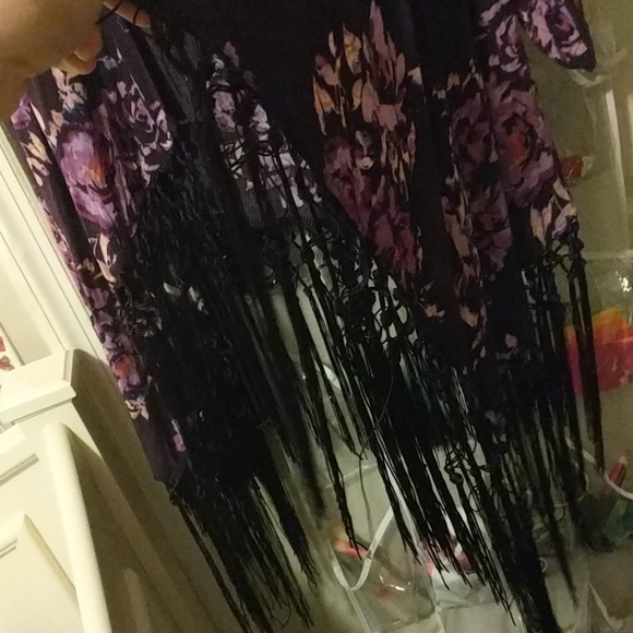 Purple floral shawl - Picture 3 of 5